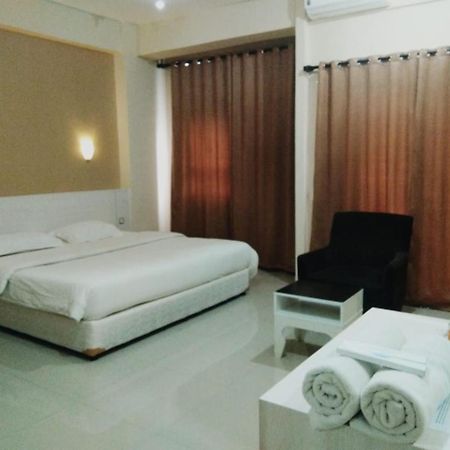 Myrooms Bekasi Exteriör bild