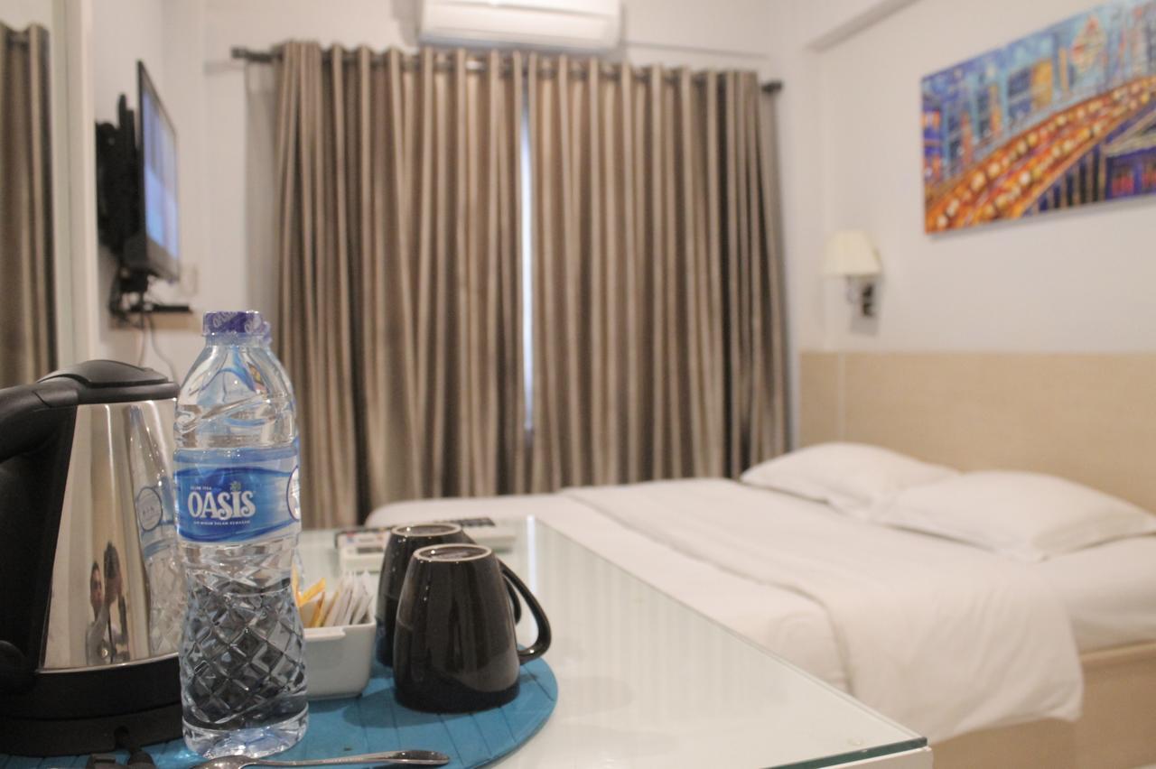 Myrooms Bekasi Exteriör bild