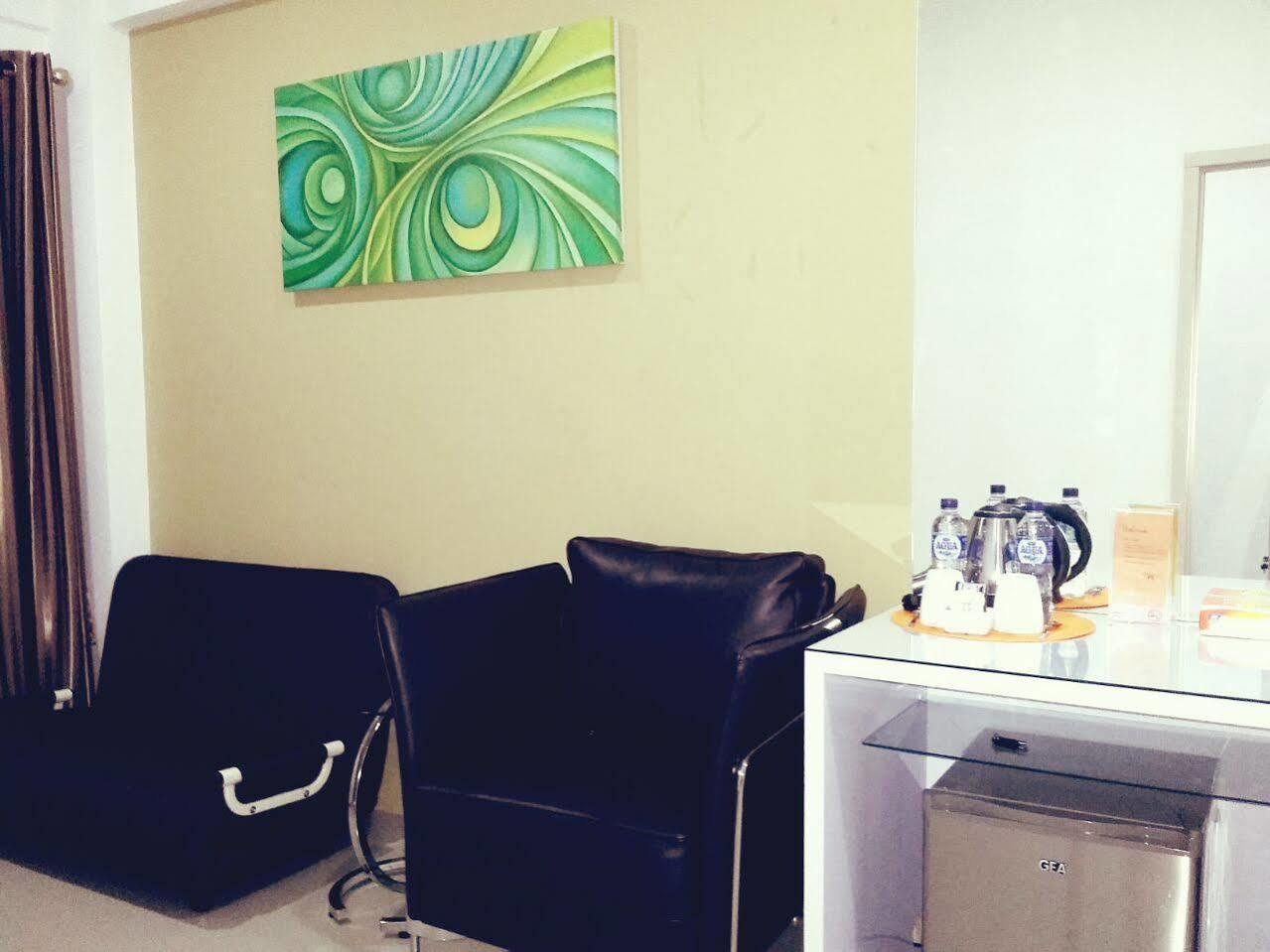 Myrooms Bekasi Exteriör bild