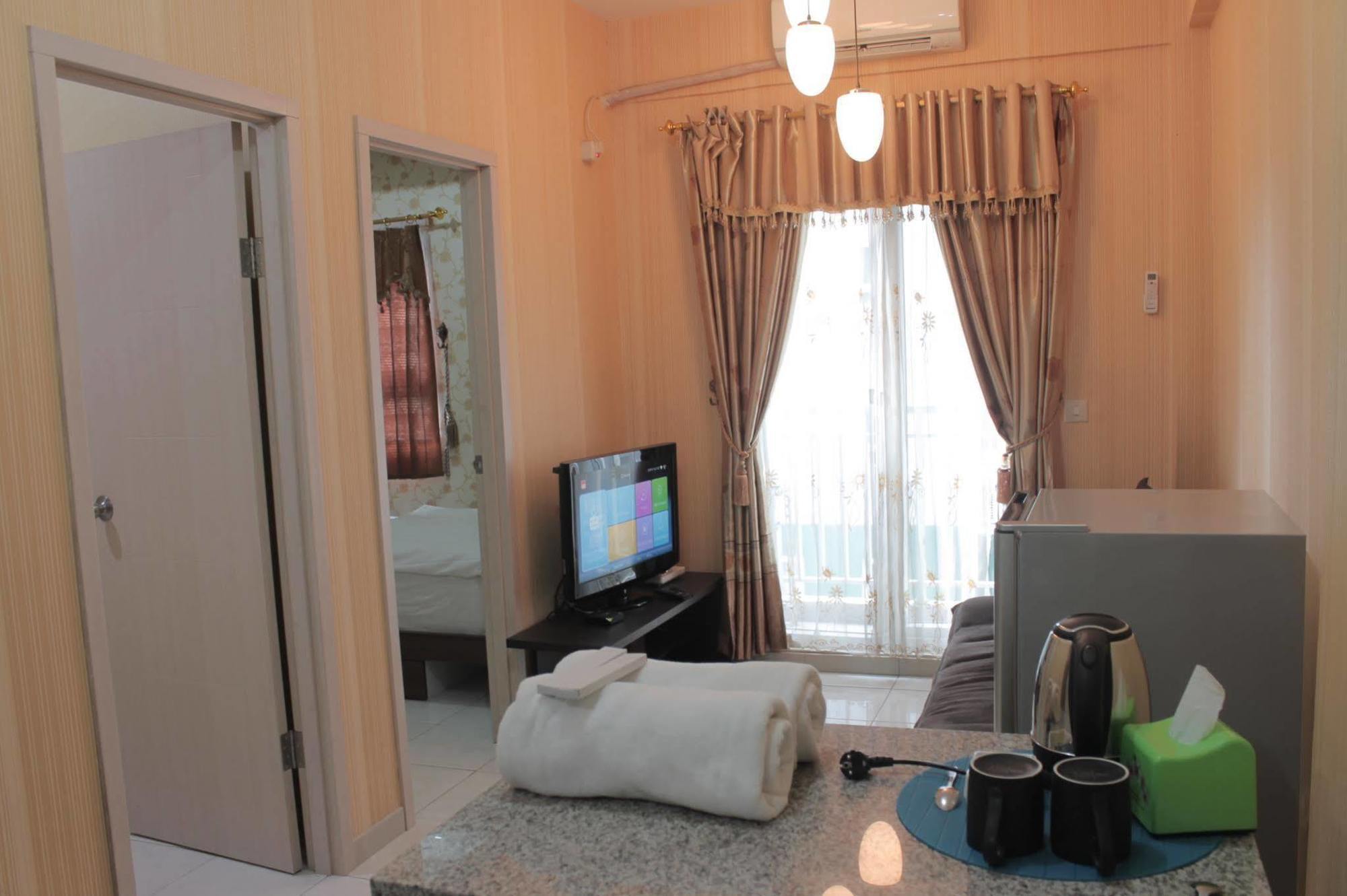 Myrooms Bekasi Exteriör bild