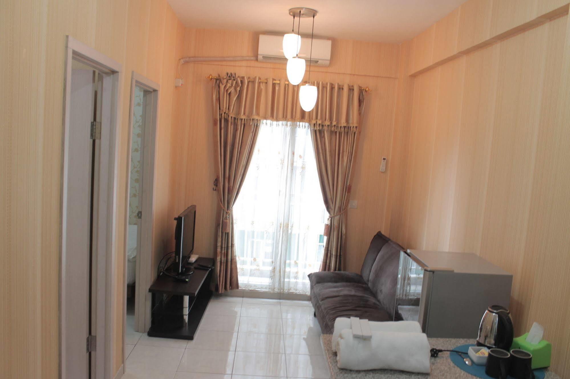 Myrooms Bekasi Exteriör bild