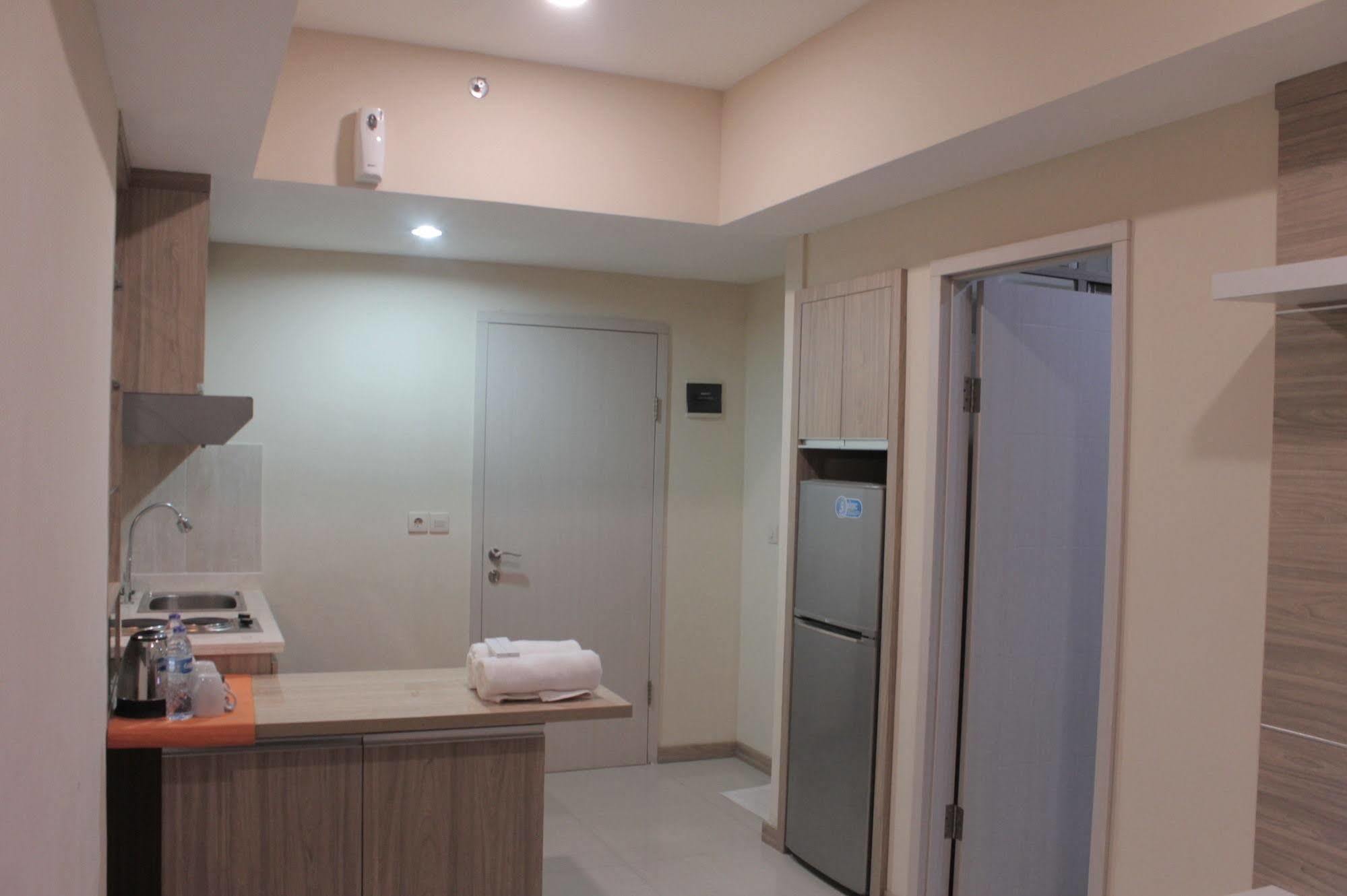 Myrooms Bekasi Exteriör bild