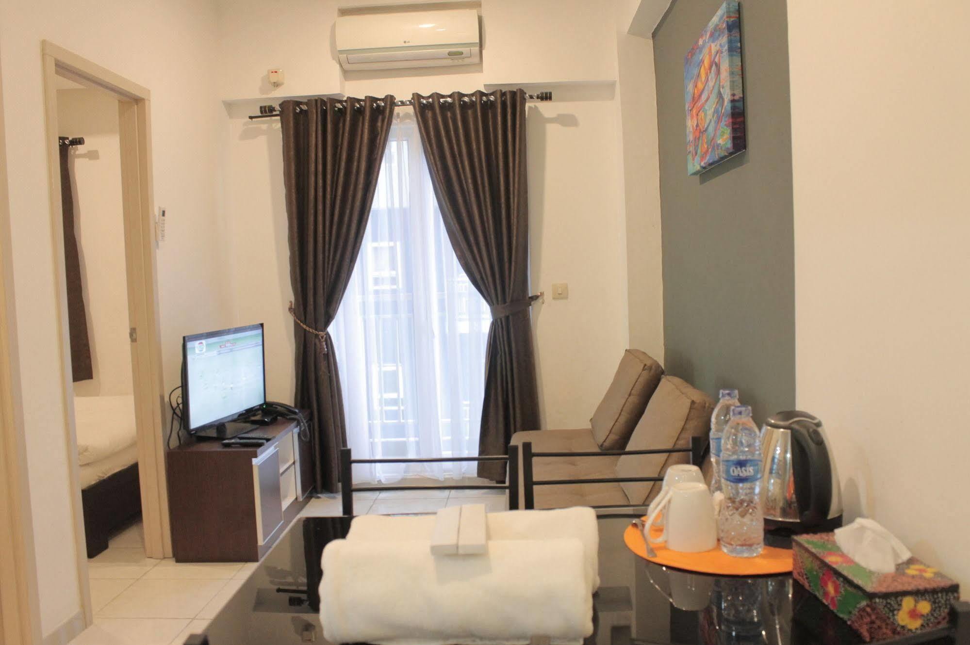 Myrooms Bekasi Exteriör bild
