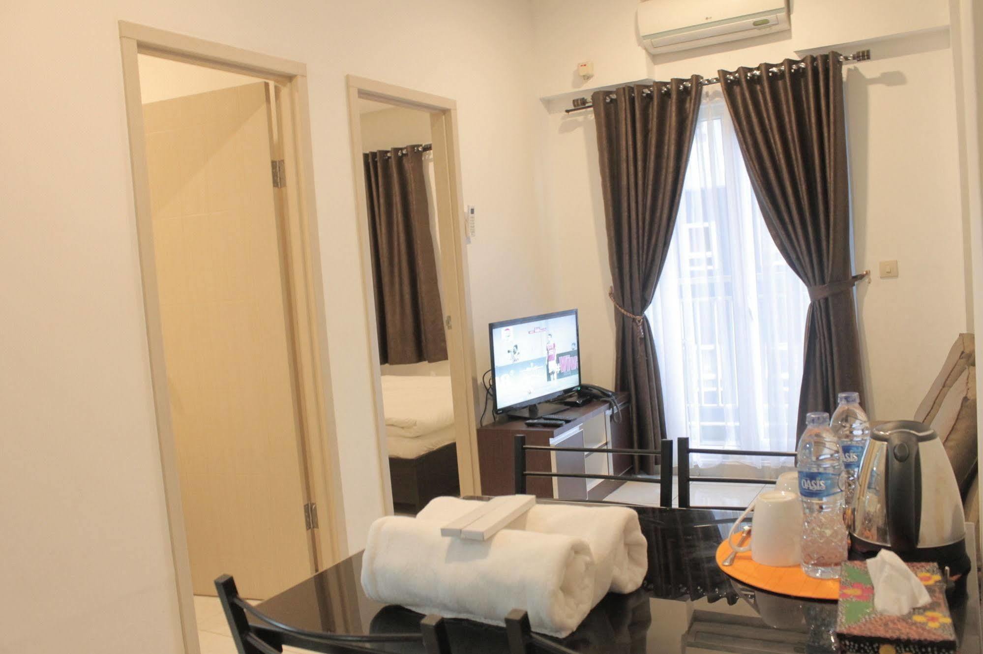 Myrooms Bekasi Exteriör bild