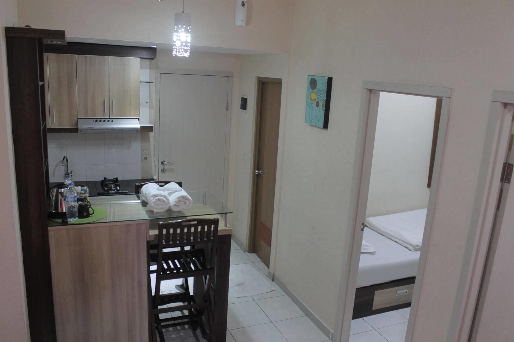 Myrooms Bekasi Exteriör bild